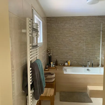 Bed & Breakfast La Maison Angele *