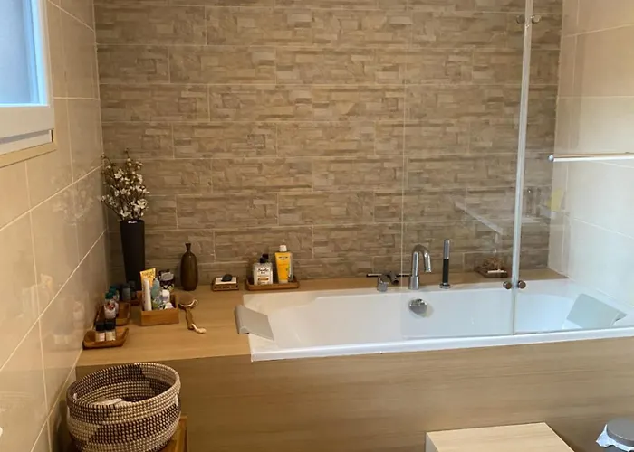 La Maison Angele Bed & Breakfast